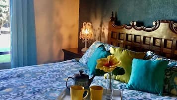 Kamar Mewah, 1 Tempat Tidur King, pemandangan lapangan golf | Brankas dan didekorasi berbeda-beda