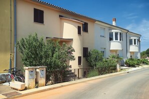 Exterior - Just 100 meters to beach and sea view (Medulin)