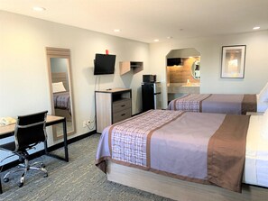 Superior Double Room | Desk, laptop workspace, blackout drapes, soundproofing - Sunrise Inn & Suites (Channelview)