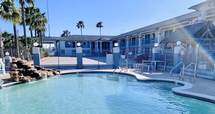Sunrise Inn & Suites