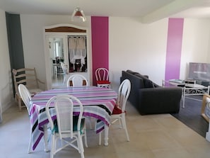 TV - Detached house with enclosed garden (Perros-Guirec)