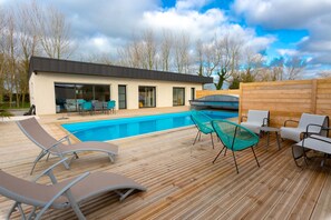 Piscine extérieure, piscine chauffée