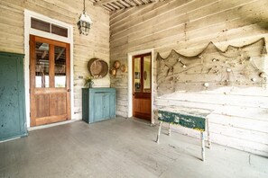 Interior - Historic Bliss on Pawleys Island's Shoreline (Pawleys Island)