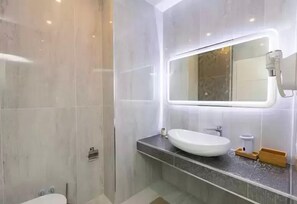 Chambre Double Deluxe | Salle de bain