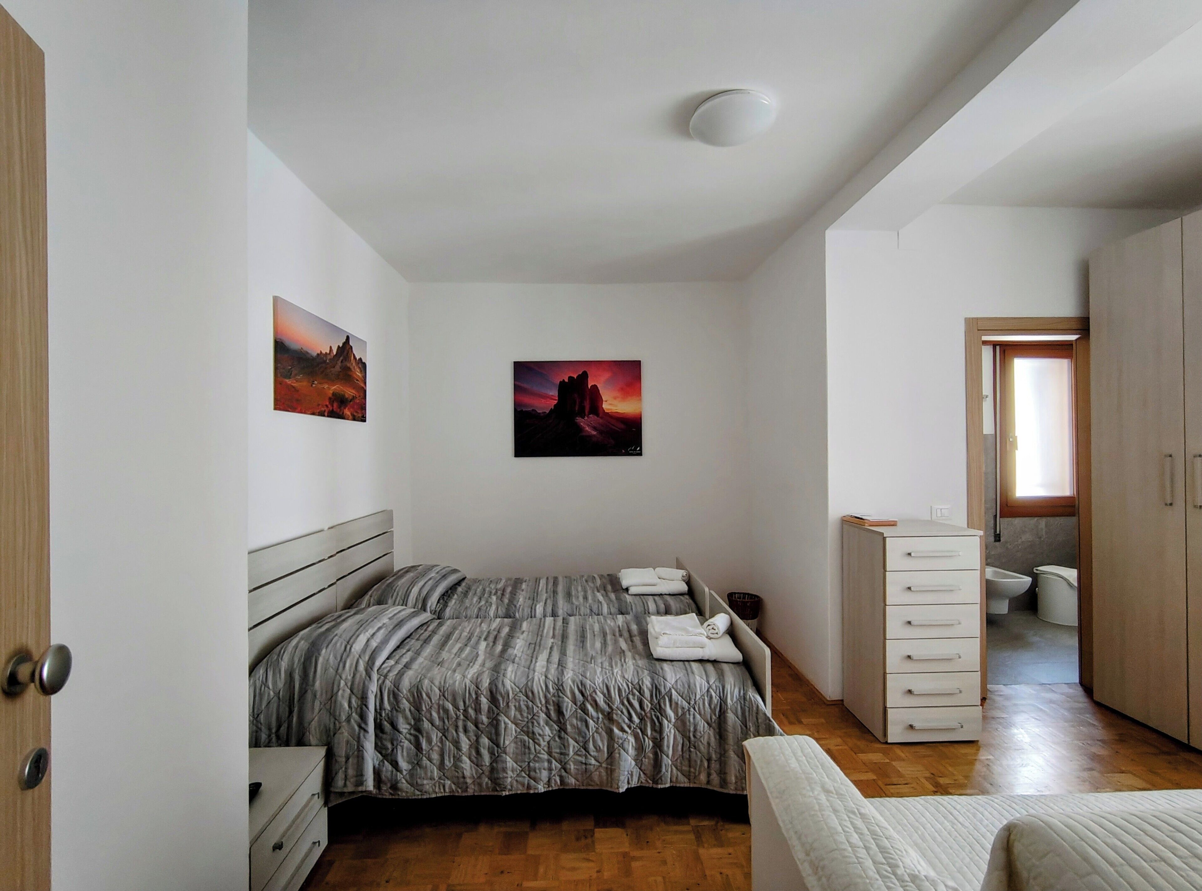 Basic Double Room | In-room safe, WiFi (free), bed sheets