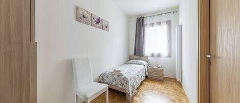 Habitación básica | Caja fuerte, wifi gratis, ropa de cama