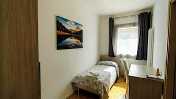 Basic Room | In-room safe, WiFi (free), bed sheets