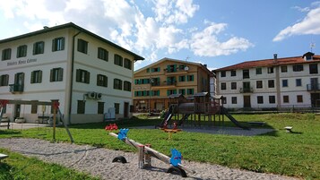 Área de juegos infantiles al aire libre