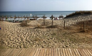 On the beach, beach towels - Book Your Holiday In Casa Arlanymor Marbella (Marbella)