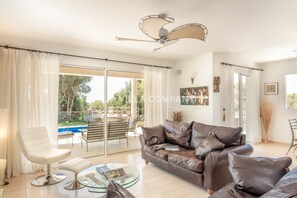 Smart TV y reproductor de DVD 