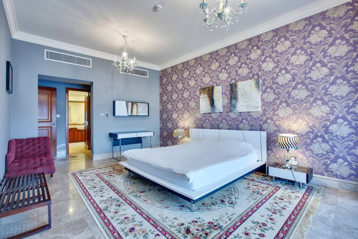 Apartment, 1 Bedroom, City View | Blackout curtains, iron/ironing board, free WiFi, individually decorated