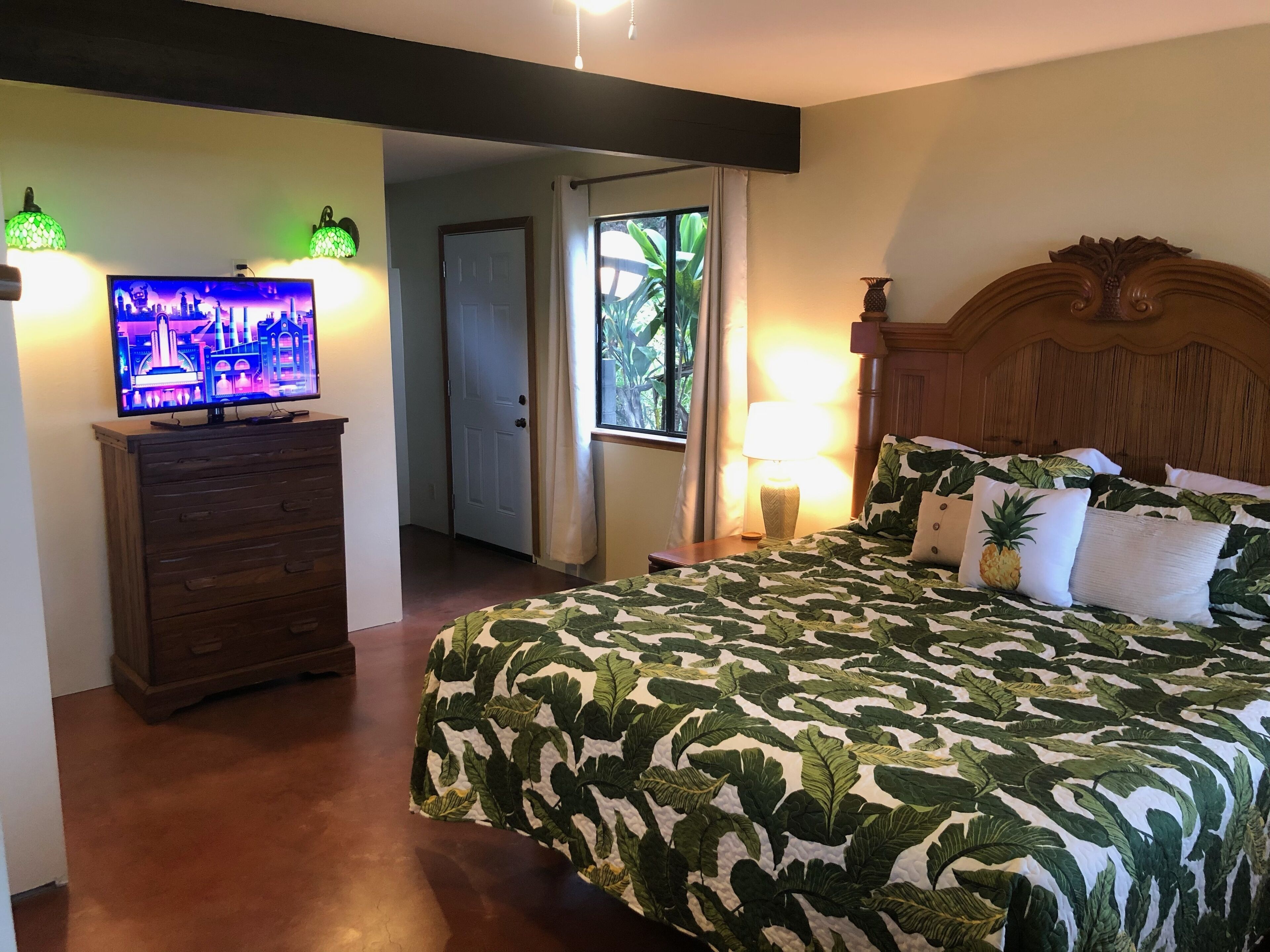 2 Schlafzimmer, Schreibtisch, Bügeleisen/Bügelbrett, Reisekinderbett