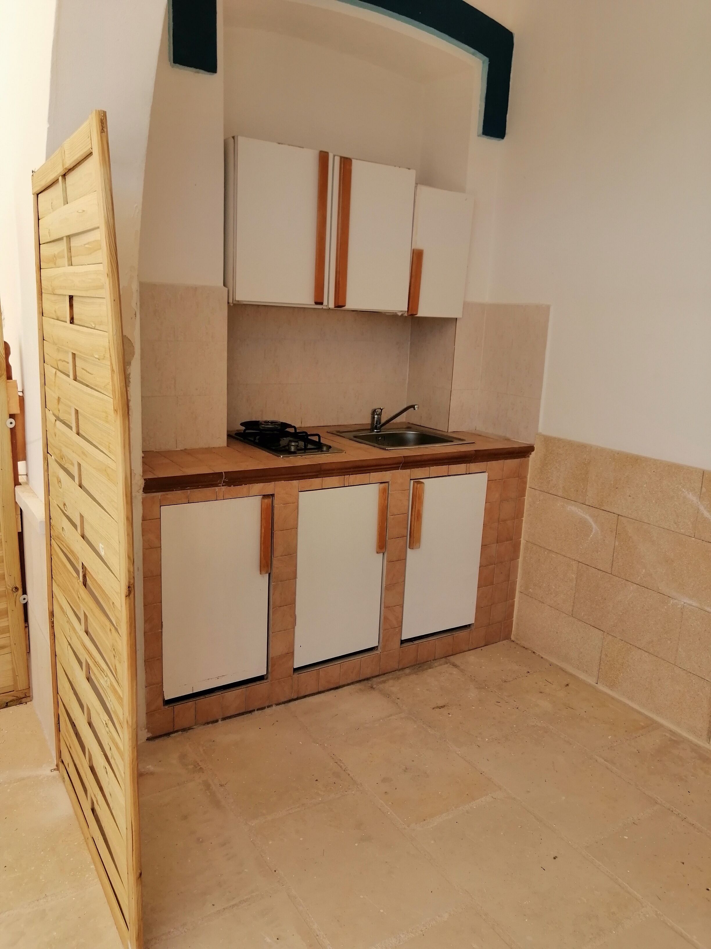 Micro-ondes, cafetière/bouilloire