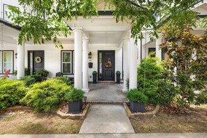 Exterior - Wright Place - Walk to Downtown - 0.5 mi to UofA (Fayetteville)