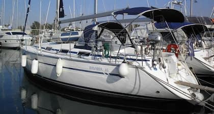 The ultimate tramp boat Bavaria 36