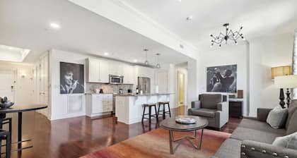 The Ruby - Condo on Dickson St - Walk to UofA