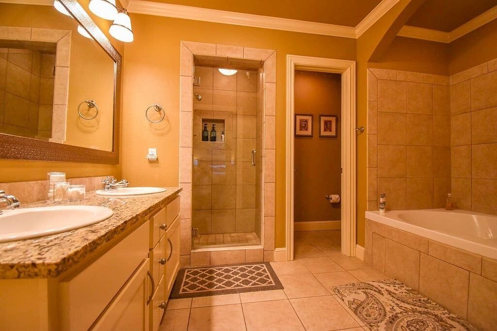 Bathtub, hair dryer, towels