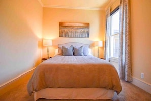 2 dormitorios, tabla de planchar con plancha, wifi y ropa de cama