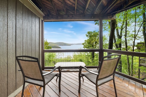 Overlook - Hot Tub - Beaver Lake