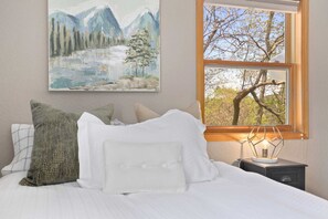 5 dormitoris, planxa i posts de planxar, wifi i roba de llit 