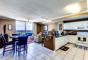 Condo, 1 chambre | Cuisine privée | Réfrigérateur, four à micro-ondes