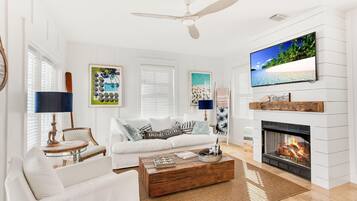 House, 2 Bedrooms | Living room