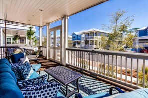 House, 4 Bedrooms | Balcony