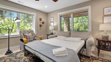 2 habitaciones, tabla de planchar con plancha, wifi y ropa de cama