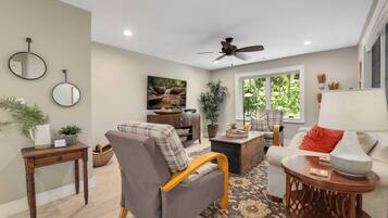 Een televisie en een kantoor