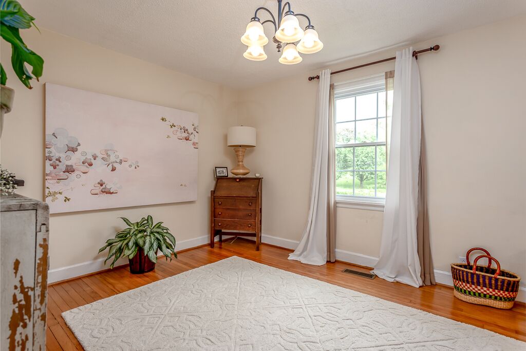 ✨New✨Beautiful & Cozy Ranch House In One Of Nashville’s Best Neighborhoods
