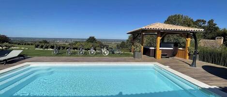 Piscine extérieure, piscine chauffée