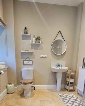 Bathroom - Balmore Farm House near Lochness (Inverness)