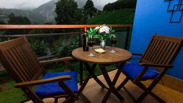 Panoramic Chalet, 1 Queen Bed, Mountain View (Chale da Pedra) | Balcony