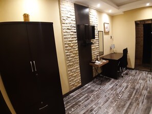 Room (Queen (Shower only)) | Room amenity - Citystay Ladybrand (Mantsopa)