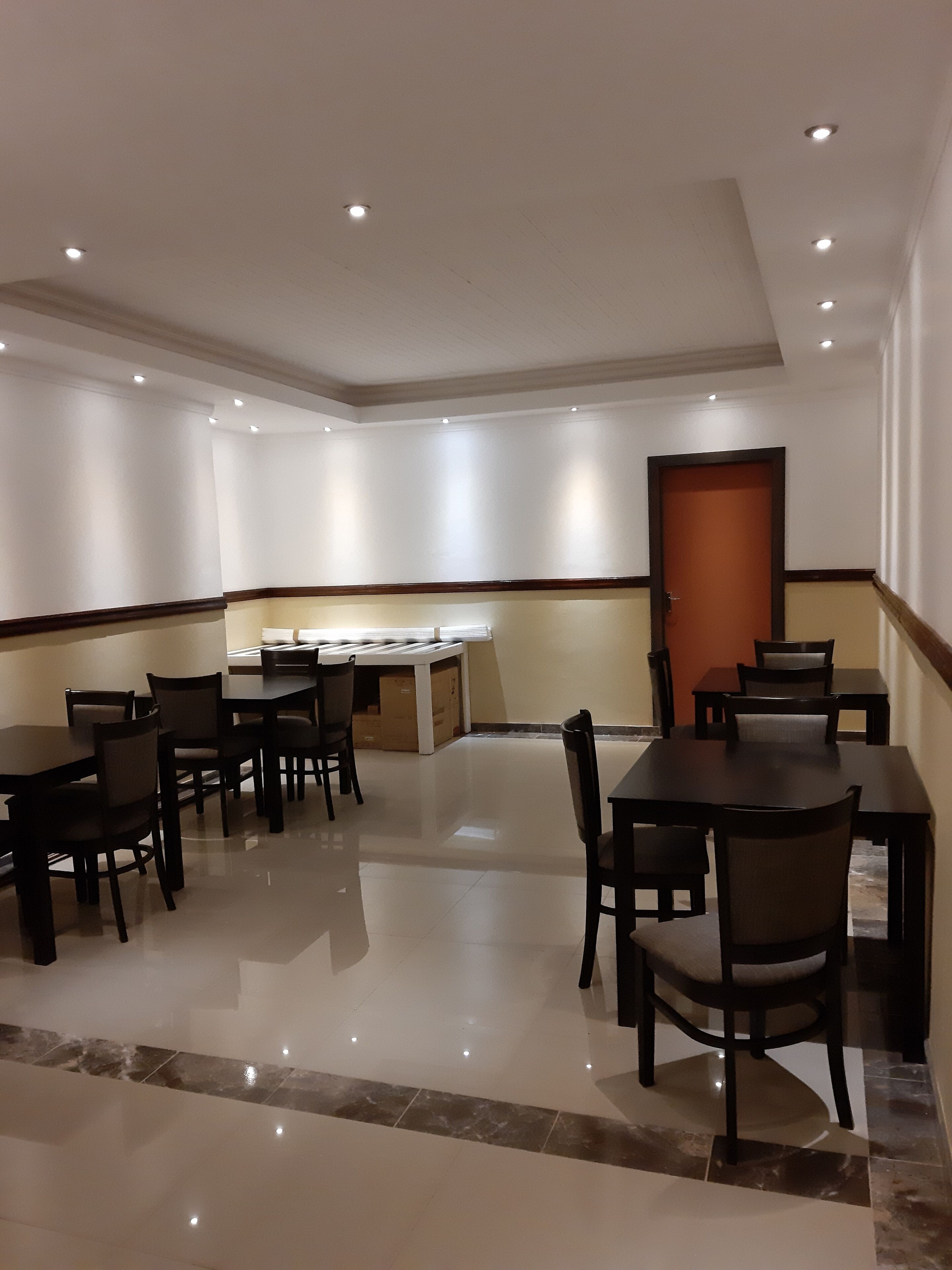 每日供应英式早餐（每人 ZAR 120）