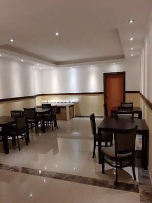 Daily English breakfast (ZAR 120 per person) - Citystay Ladybrand (Mantsopa)