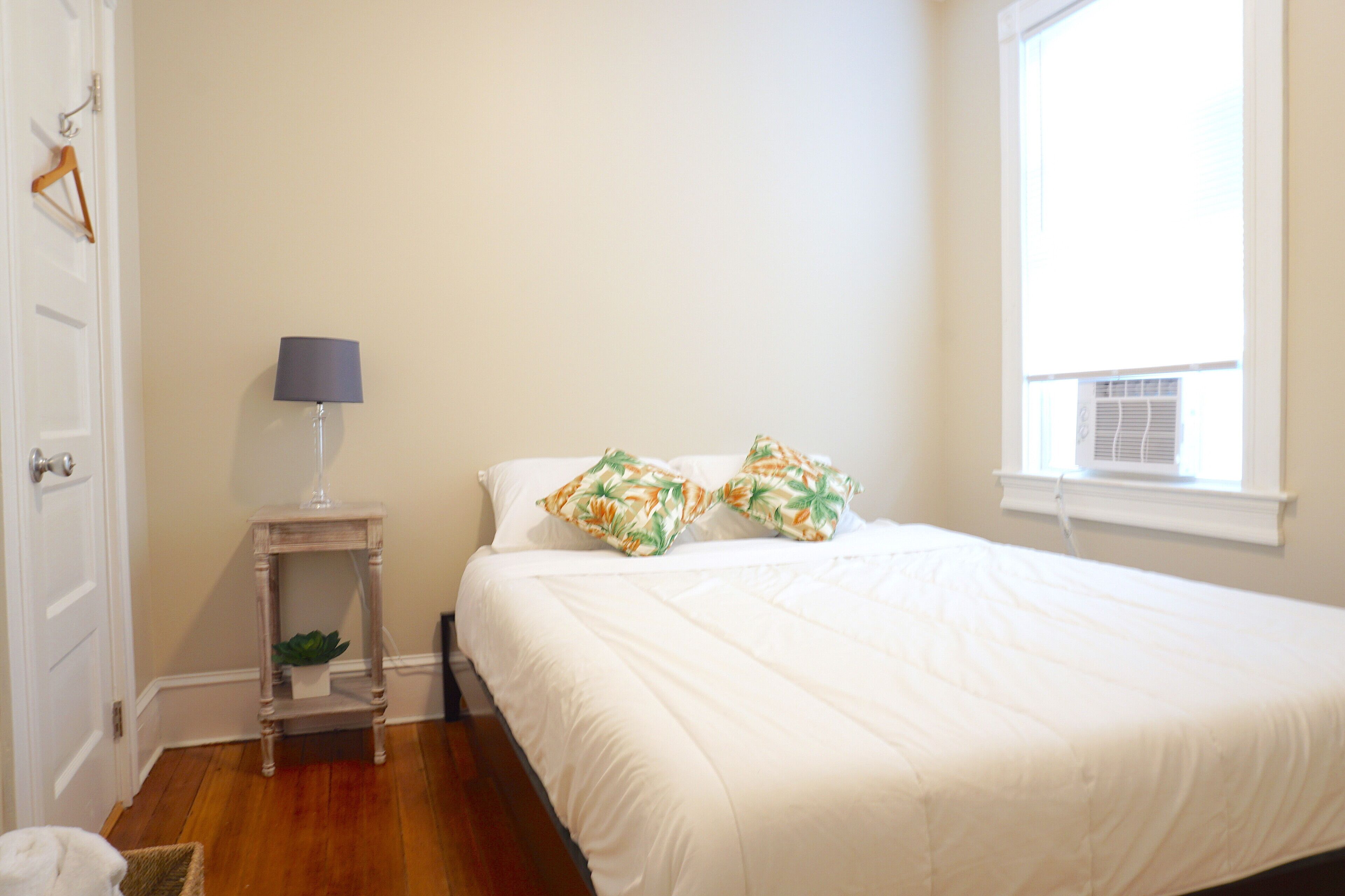 ★ 6BR/6BA | Perfect for Groups | Walk to it ALL! ★