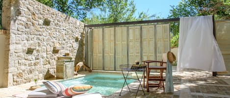 Luxury Suite, 1 Bedroom (Daphne) | Exterior detail