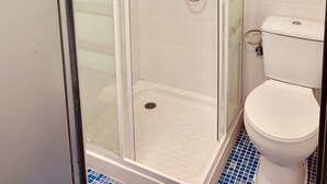 Dormitorio compartido económico | Baño