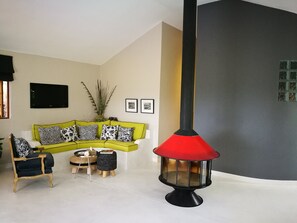 DVD player, books, video library - The Little Unknown, Fisanthoek (Plettenberg Bay)
