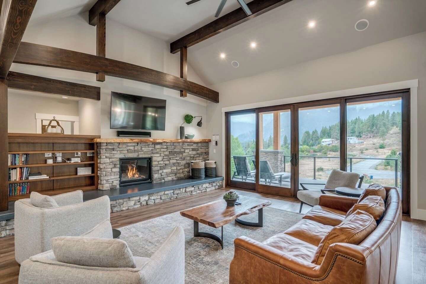 Lookout Lodge || Family Friendly w/ Hot Tub, +4100sf