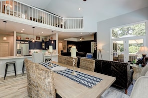 Dining - Spacious Home 2 Masters Golf / Lagoon Views (with dock) Ideal for Big Family (Hilton Head)