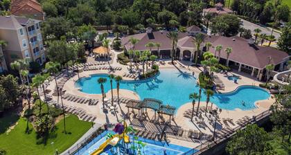 10 minutes de Disney! ĂlĂ©gant 6BR / 4BA avec piscine privĂ©e dans la communautĂ© de villĂ©giature.