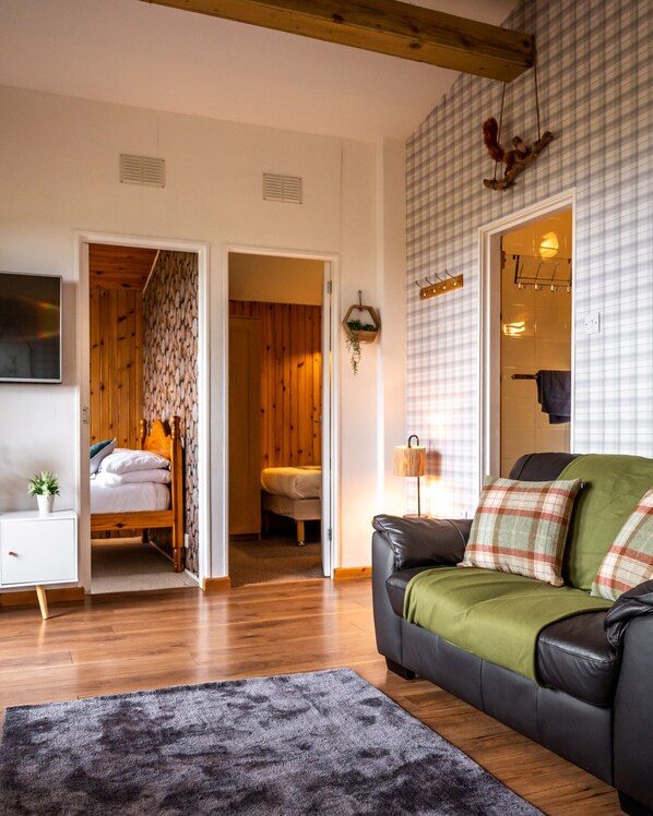 2 chambres, fer et planche à repasser, lit parapluie, Wi-Fi gratuit