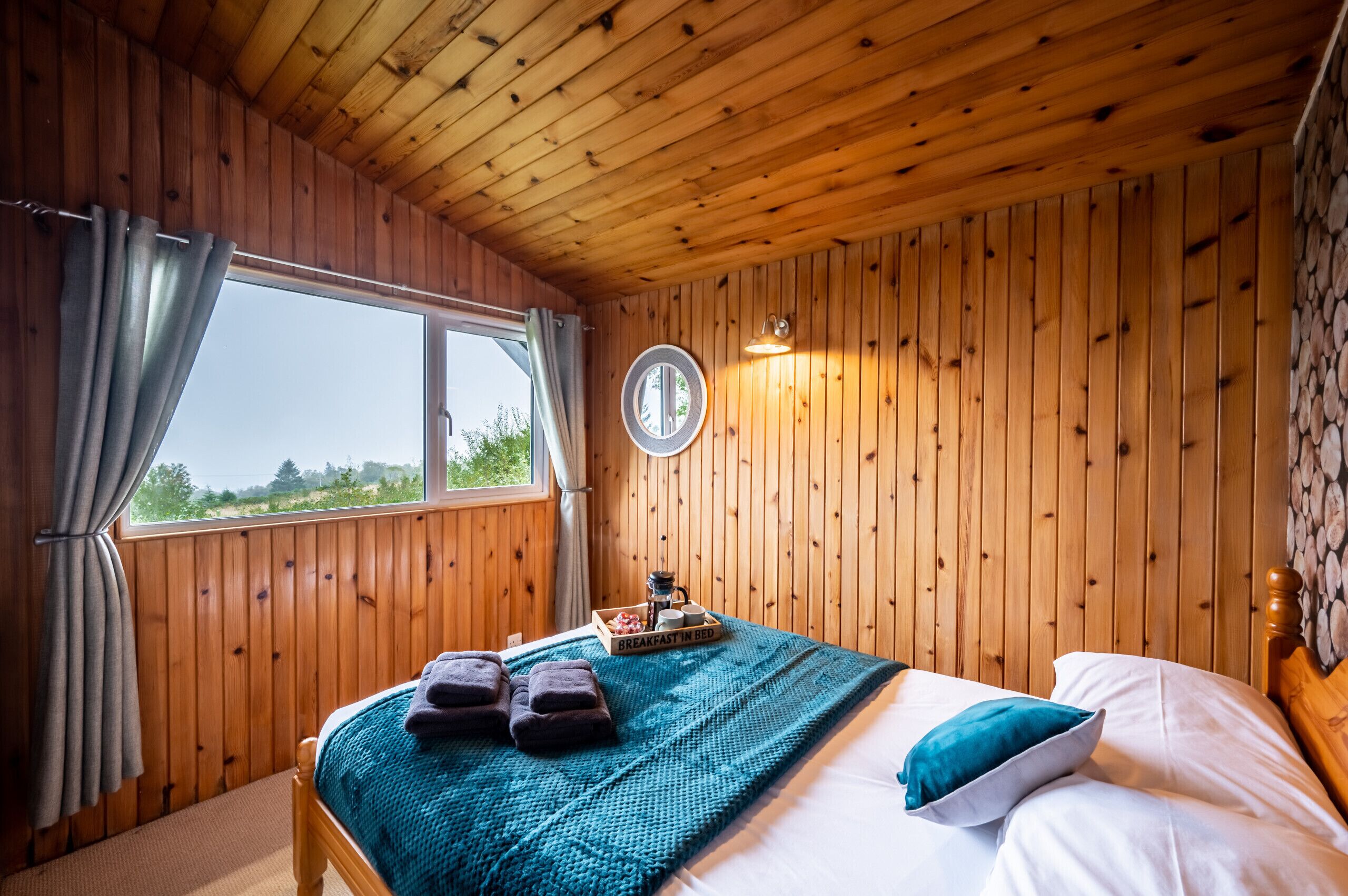 2 室のベッドルーム、アイロン / アイロン台、旅行用ベビーベッド、WiFi (無料)