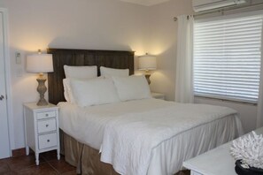 1 habitación, escritorio, tabla de planchar con plancha y wifi 