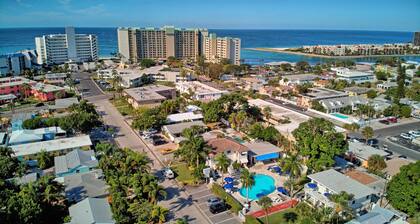Gulfside Resort. Suite 10 'Cool Pool'