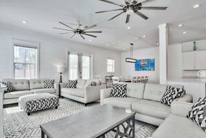 TV, offices - Charming 8BR home w/ hot tub & game room (Miramar Beach)