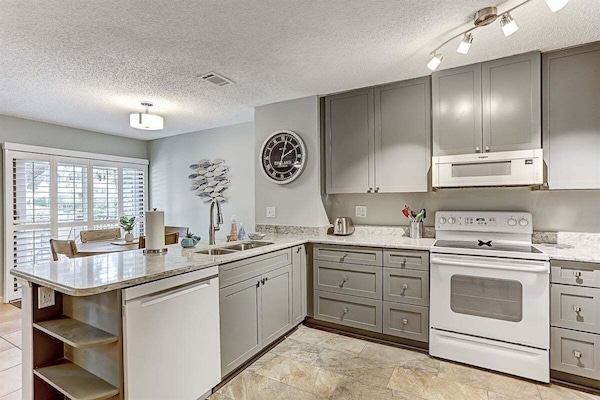 Beautiful Open Kitchen