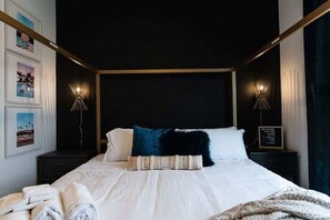 4 bedrooms, iron/ironing board, WiFi, bed sheets